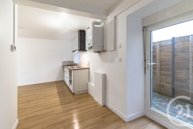 Appartement à louer - 2 pièces - 47.32 m2 - LOUVERNE - 53 - PAYS-DE-LOIRE - Century 21 Dréano Immobilier