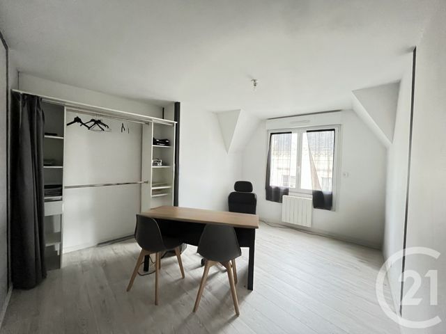 Appartement T3 à louer - 3 pièces - 80.0 m2 - COSSE LE VIVIEN - 53 - PAYS-DE-LOIRE - Century 21 Dréano Immobilier