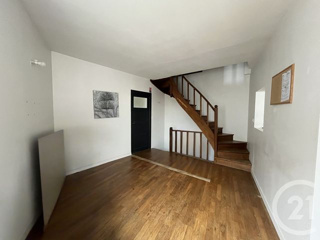 Appartement T3 à louer - 3 pièces - 80.0 m2 - COSSE LE VIVIEN - 53 - PAYS-DE-LOIRE - Century 21 Dréano Immobilier