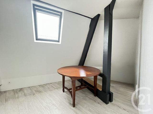 Appartement T3 à louer - 3 pièces - 80.0 m2 - COSSE LE VIVIEN - 53 - PAYS-DE-LOIRE - Century 21 Dréano Immobilier