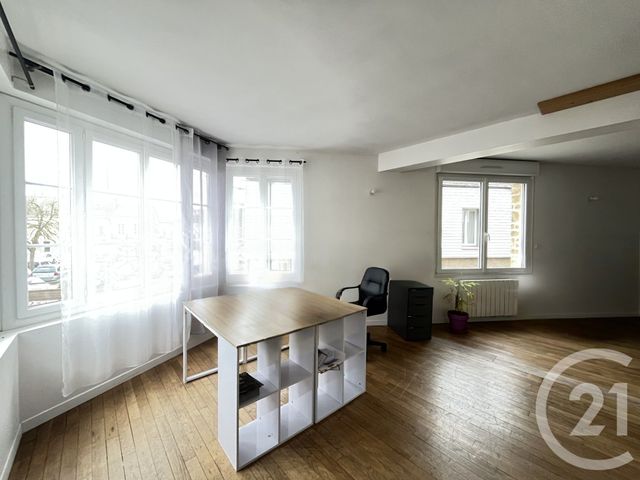 Appartement T3 à louer - 3 pièces - 80.0 m2 - COSSE LE VIVIEN - 53 - PAYS-DE-LOIRE - Century 21 Dréano Immobilier
