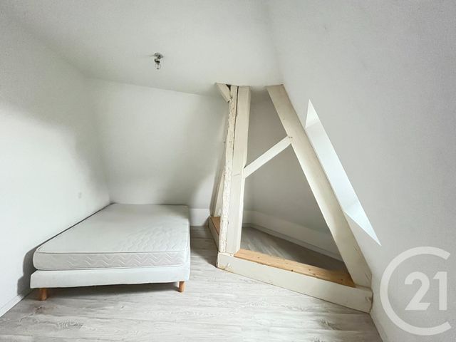 Appartement T3 à louer - 3 pièces - 80.0 m2 - COSSE LE VIVIEN - 53 - PAYS-DE-LOIRE - Century 21 Dréano Immobilier