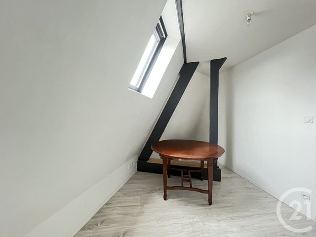 Appartement T3 à louer - 3 pièces - 80.0 m2 - COSSE LE VIVIEN - 53 - PAYS-DE-LOIRE - Century 21 Dréano Immobilier