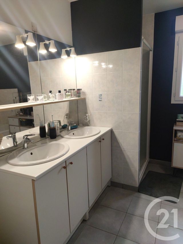 maison à louer - 5 pièces - 100.7 m2 - ST BERTHEVIN - 53 - PAYS-DE-LOIRE - Century 21 Dréano Immobilier