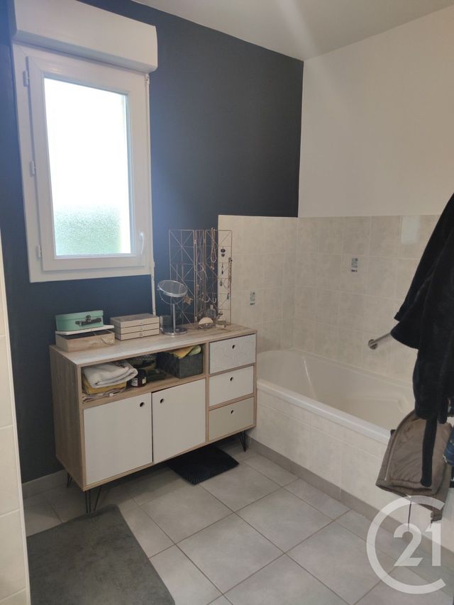 maison à louer - 5 pièces - 100.7 m2 - ST BERTHEVIN - 53 - PAYS-DE-LOIRE - Century 21 Dréano Immobilier