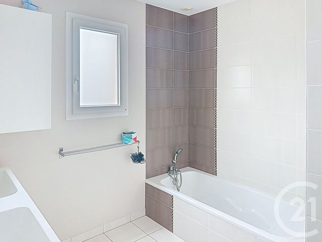 maison à vendre - 5 pièces - 169.79 m2 - MONTIGNE LE BRILLANT - 53 - PAYS-DE-LOIRE - Century 21 Dréano Immobilier