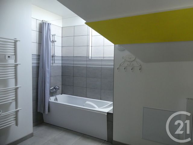 maison à louer - 5 pièces - 115.61 m2 - MONTJEAN - 53 - PAYS-DE-LOIRE - Century 21 Dréano Immobilier