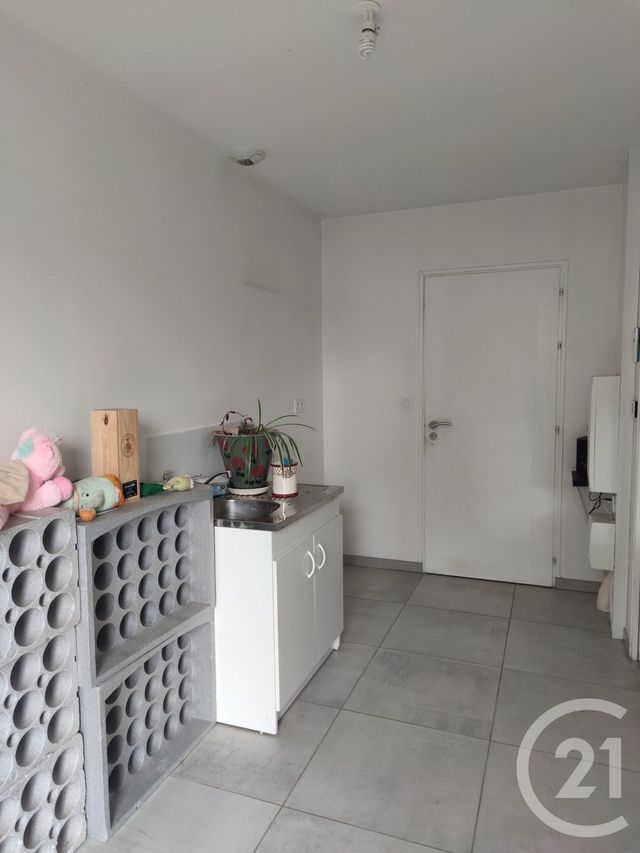 maison à louer - 4 pièces - 112.68 m2 - L HUISSERIE - 53 - PAYS-DE-LOIRE - Century 21 Dréano Immobilier