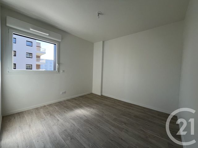 Appartement T3 à louer - 3 pièces - 69.69 m2 - LAVAL - 53 - PAYS-DE-LOIRE - Century 21 Dréano Immobilier
