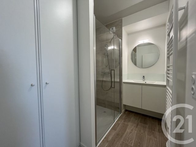 Appartement T3 à louer - 3 pièces - 69.69 m2 - LAVAL - 53 - PAYS-DE-LOIRE - Century 21 Dréano Immobilier