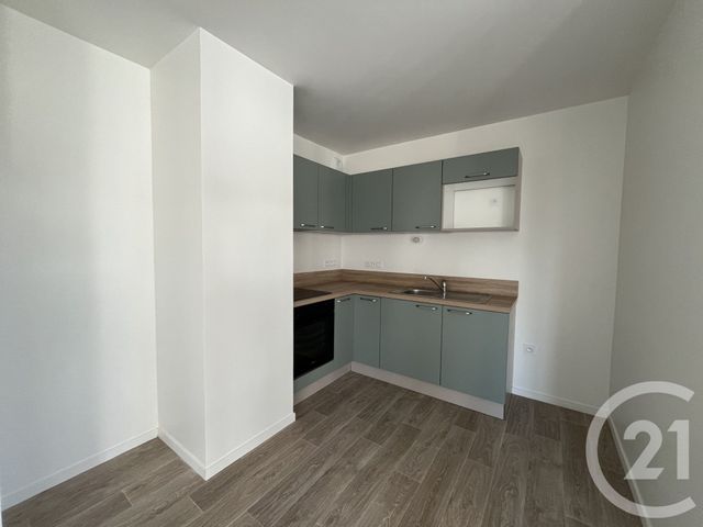 Appartement T3 à louer - 3 pièces - 69.69 m2 - LAVAL - 53 - PAYS-DE-LOIRE - Century 21 Dréano Immobilier