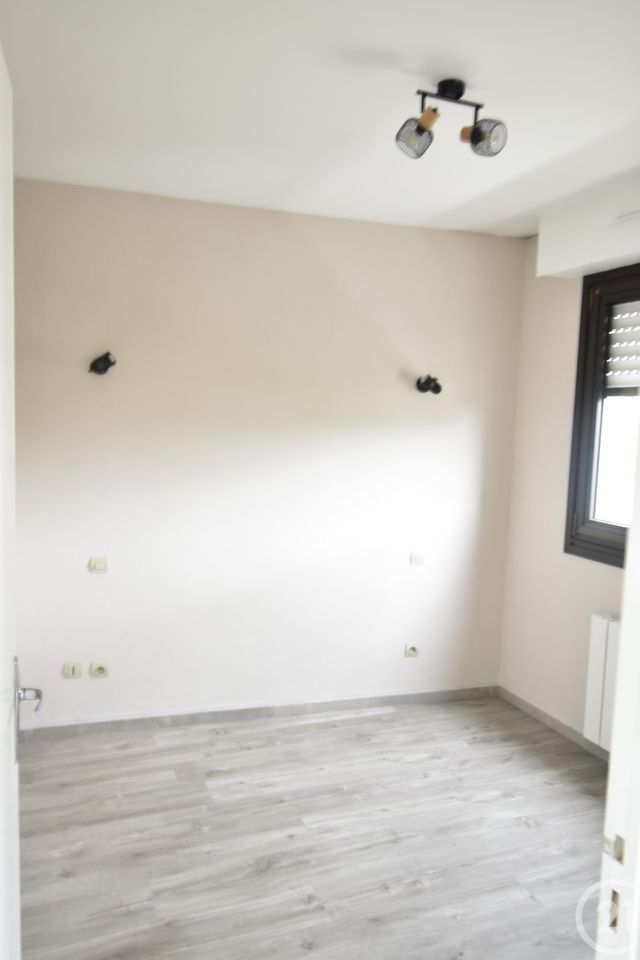 Appartement à louer - 2 pièces - 38.0 m2 - LAVAL - 53 - PAYS-DE-LOIRE - Century 21 Dréano Immobilier