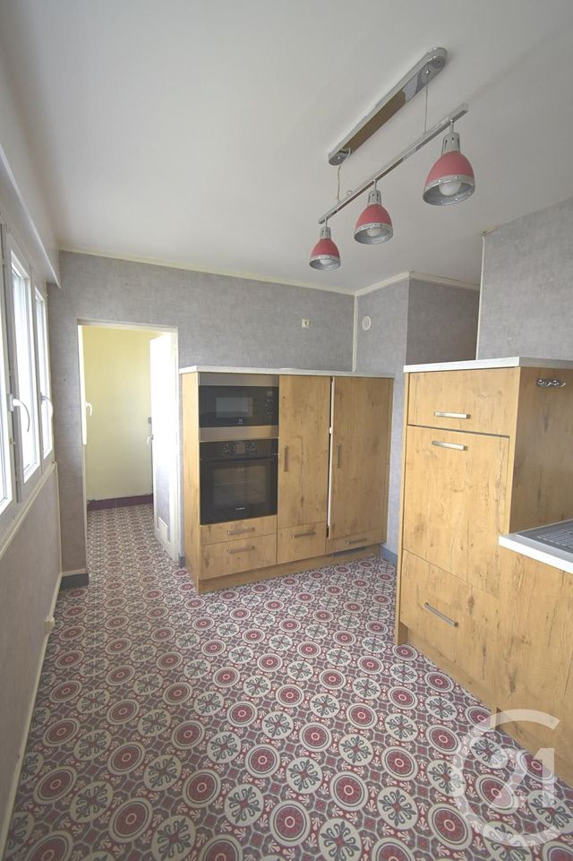 Appartement T4 à louer - 4 pièces - 92.49 m2 - LAVAL - 53 - PAYS-DE-LOIRE - Century 21 Dréano Immobilier