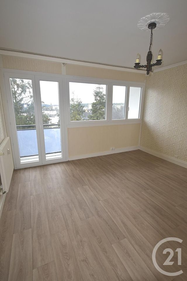 Appartement T4 à louer - 4 pièces - 92.49 m2 - LAVAL - 53 - PAYS-DE-LOIRE - Century 21 Dréano Immobilier