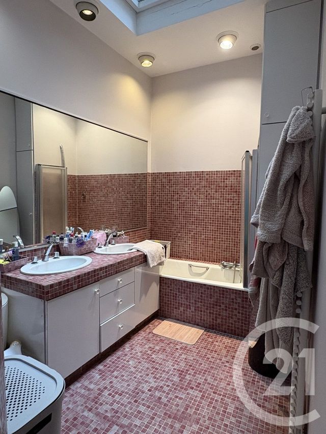 Appartement F3 bis à louer - 4 pièces - 90.33 m2 - COSSE LE VIVIEN - 53 - PAYS-DE-LOIRE - Century 21 Dréano Immobilier