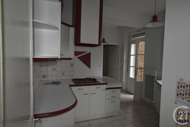 Appartement F3 bis à louer - 4 pièces - 90.33 m2 - COSSE LE VIVIEN - 53 - PAYS-DE-LOIRE - Century 21 Dréano Immobilier