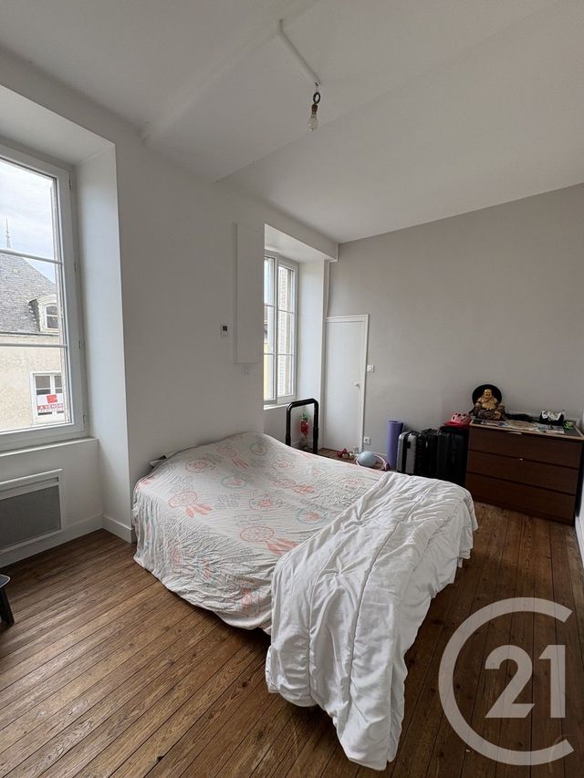 Appartement F3 bis à louer - 4 pièces - 90.33 m2 - COSSE LE VIVIEN - 53 - PAYS-DE-LOIRE - Century 21 Dréano Immobilier
