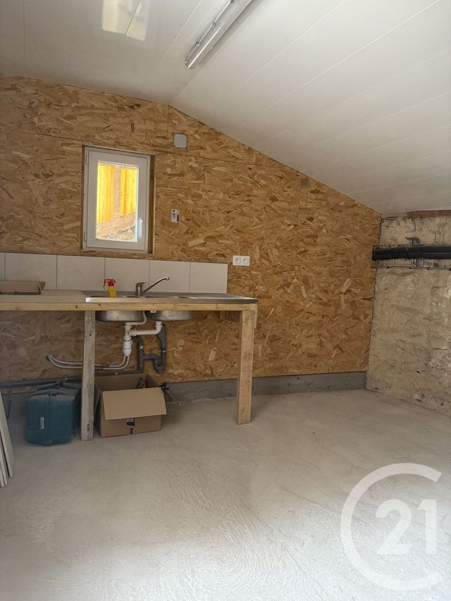 maison à louer - 4 pièces - 90.0 m2 - MONTJEAN - 53 - PAYS-DE-LOIRE - Century 21 Dréano Immobilier