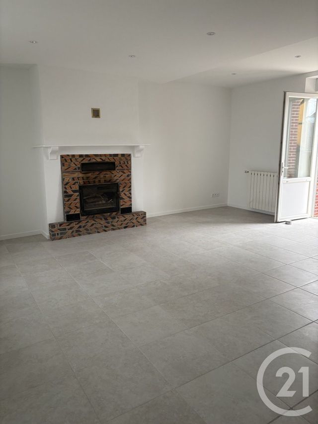 maison à louer - 4 pièces - 90.0 m2 - MONTJEAN - 53 - PAYS-DE-LOIRE - Century 21 Dréano Immobilier