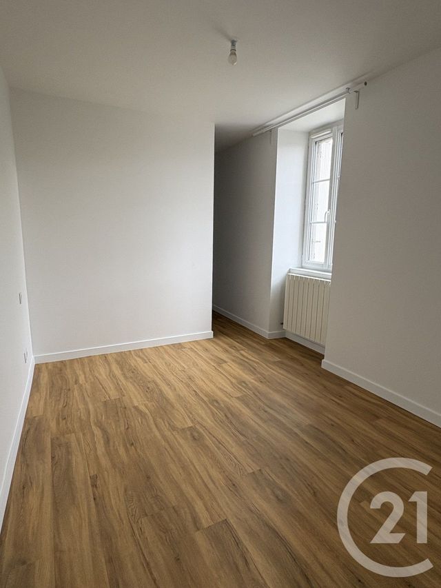 maison à louer - 4 pièces - 90.0 m2 - MONTJEAN - 53 - PAYS-DE-LOIRE - Century 21 Dréano Immobilier