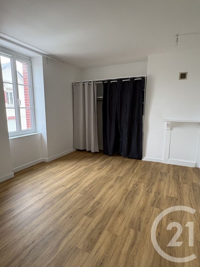 maison à louer - 4 pièces - 90.0 m2 - MONTJEAN - 53 - PAYS-DE-LOIRE - Century 21 Dréano Immobilier