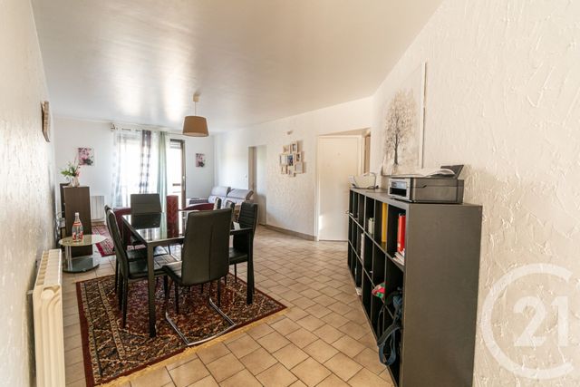 Appartement T3 à louer - 3 pièces - 76.32 m2 - LAVAL - 53 - PAYS-DE-LOIRE - Century 21 Dréano Immobilier