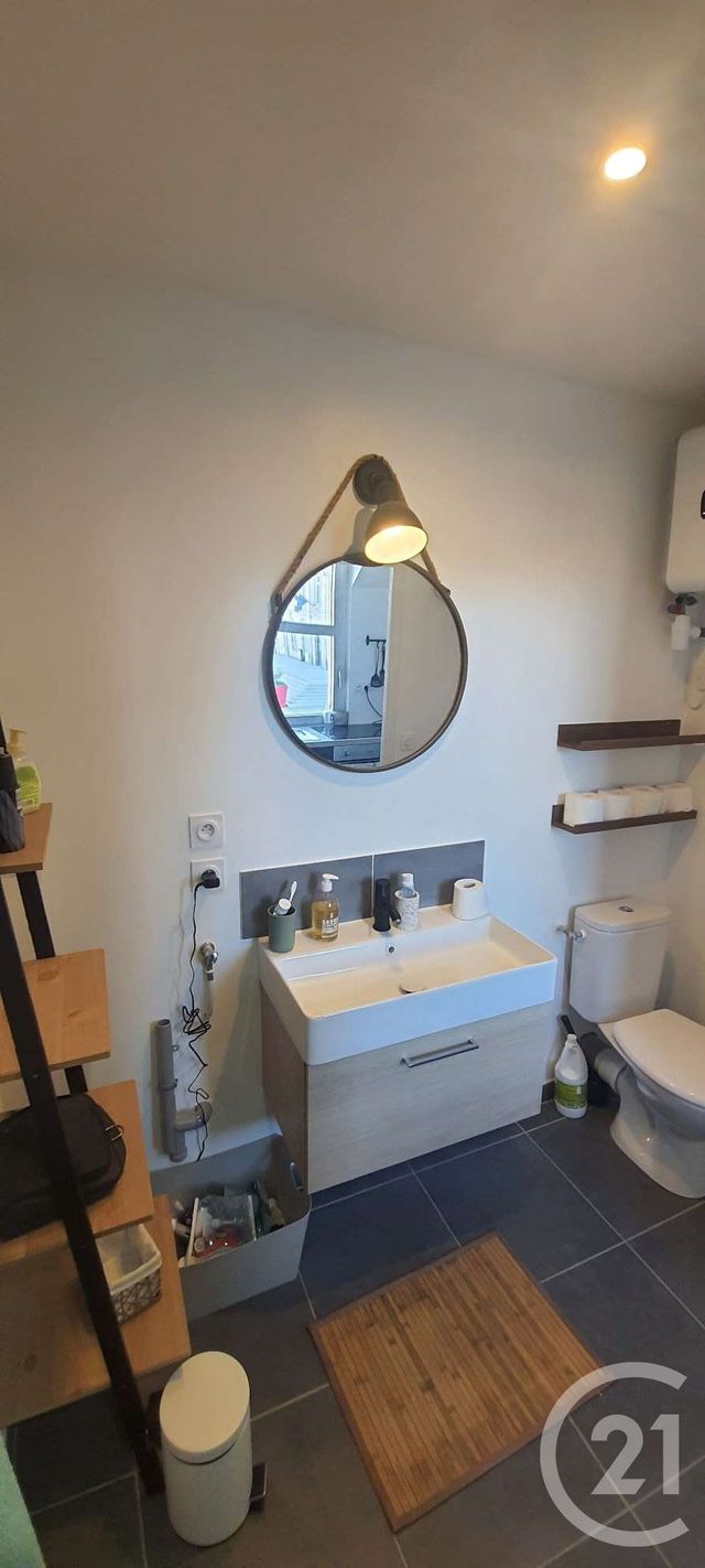 Appartement T3 à louer - 3 pièces - 62.14 m2 - COSSE LE VIVIEN - 53 - PAYS-DE-LOIRE - Century 21 Dréano Immobilier