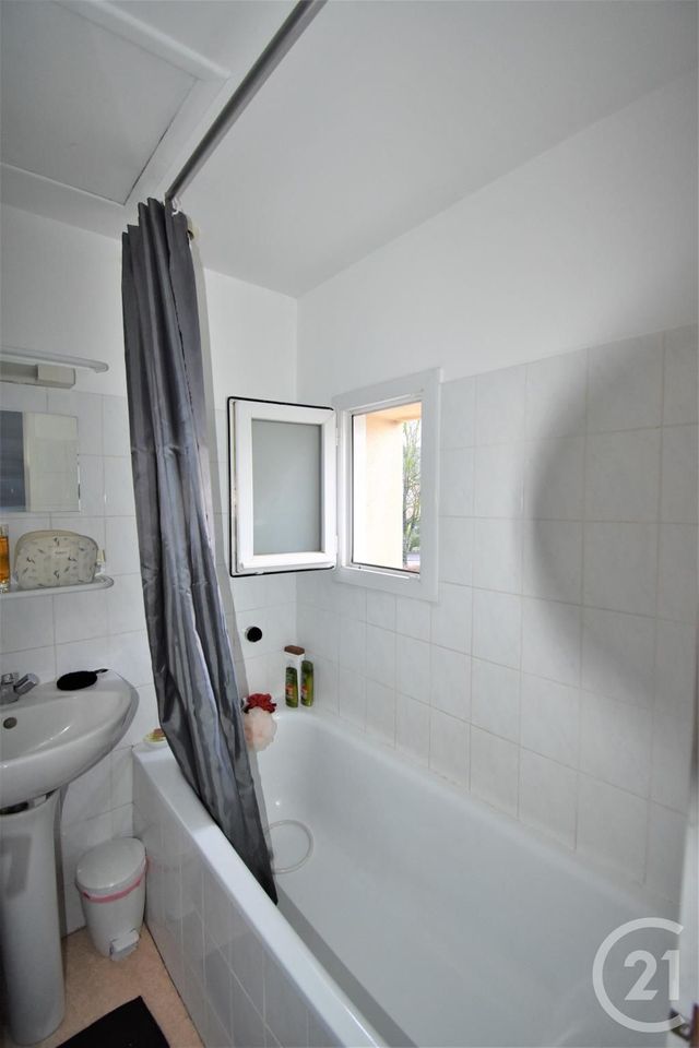 Appartement F2 à louer - 2 pièces - 31.05 m2 - LAVAL - 53 - PAYS-DE-LOIRE - Century 21 Dréano Immobilier