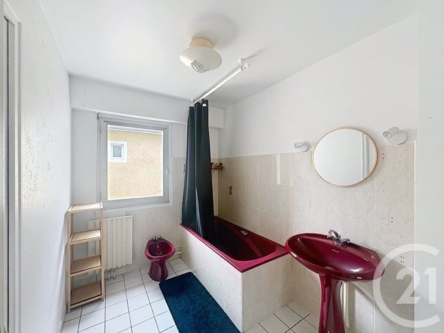 Appartement T3 à vendre - 4 pièces - 102.0 m2 - LAVAL - 53 - PAYS-DE-LOIRE - Century 21 Dréano Immobilier