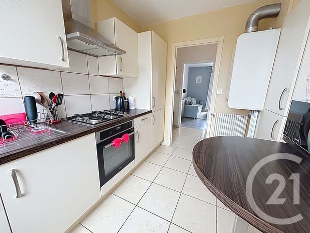 Appartement F3 à vendre - 4 pièces - 57.12 m2 - ST BERTHEVIN - 53 - PAYS-DE-LOIRE - Century 21 Dréano Immobilier