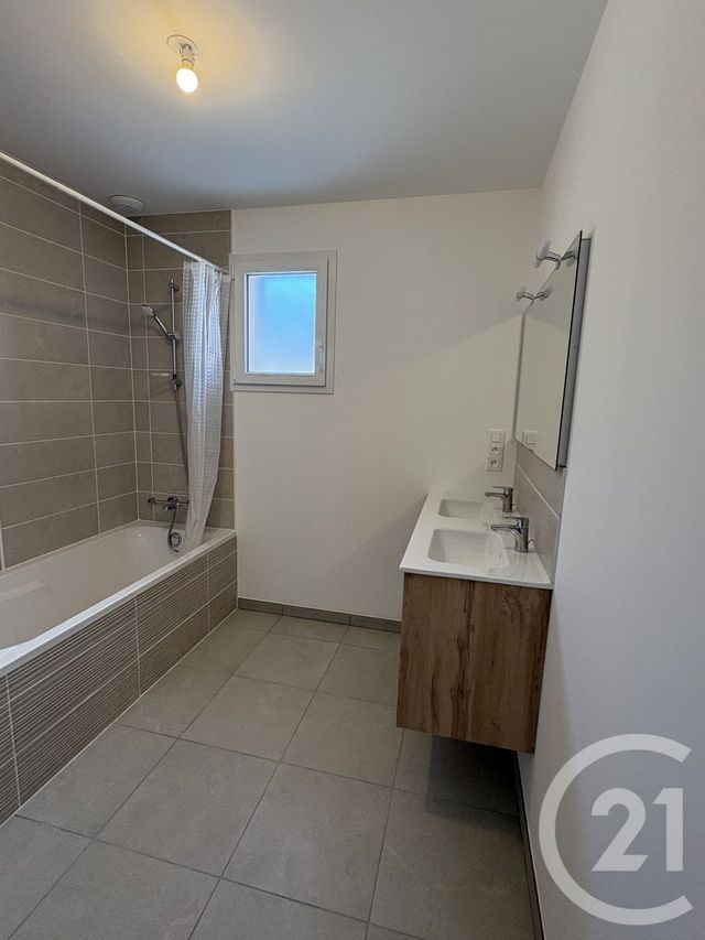 maison à louer - 4 pièces - 104.68 m2 - LOUVERNE - 53 - PAYS-DE-LOIRE - Century 21 Dréano Immobilier