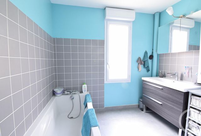 maison à vendre - 6 pièces - 153.0 m2 - ENTRAMMES - 53 - PAYS-DE-LOIRE - Century 21 Dréano Immobilier