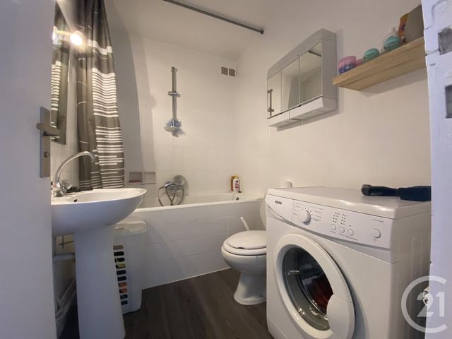 Afficher la photo en grand Appartement à vendre - 2 pièces - 42.0 m2 - LAVAL - 53 - PAYS-DE-LOIRE - Century 21 Dréano Immobilier