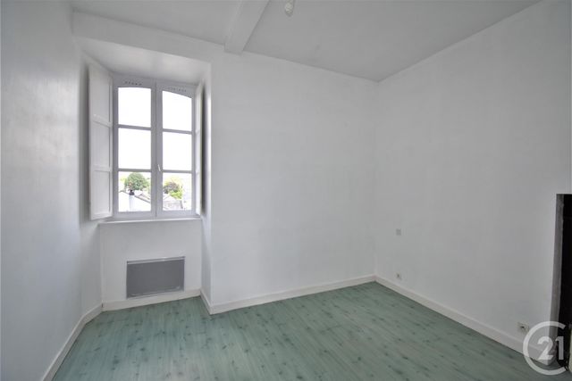 Appartement F2 à louer - 2 pièces - 40.0 m2 - ST BERTHEVIN - 53 - PAYS-DE-LOIRE - Century 21 Dréano Immobilier Appartement F2 à louer - 2 pièces - 40.0 m2 - ST BERTHEVIN - 53 - PAYS-DE-LOIRE - Century 21 Dréano Immobilier