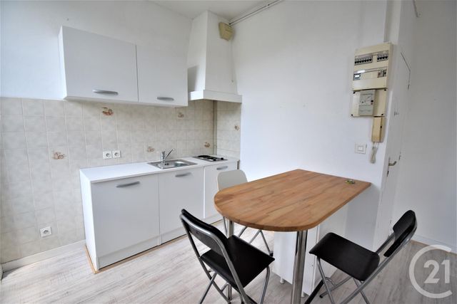 Appartement F2 à louer - 2 pièces - 40.0 m2 - ST BERTHEVIN - 53 - PAYS-DE-LOIRE - Century 21 Dréano Immobilier Appartement F2 à louer - 2 pièces - 40.0 m2 - ST BERTHEVIN - 53 - PAYS-DE-LOIRE - Century 21 Dréano Immobilier