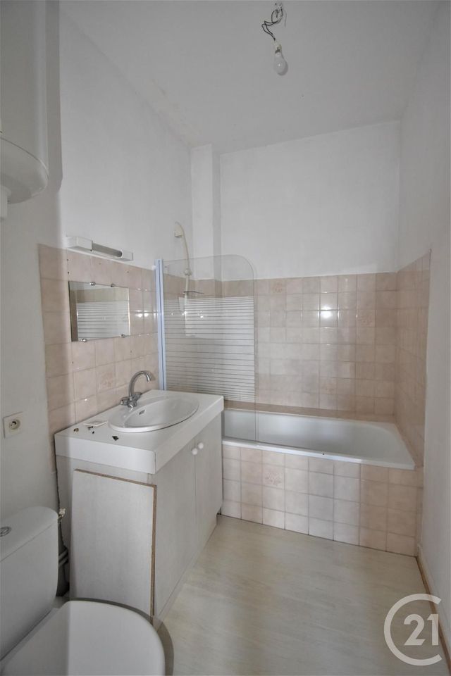 Appartement F2 à louer - 2 pièces - 40.0 m2 - ST BERTHEVIN - 53 - PAYS-DE-LOIRE - Century 21 Dréano Immobilier Appartement F2 à louer - 2 pièces - 40.0 m2 - ST BERTHEVIN - 53 - PAYS-DE-LOIRE - Century 21 Dréano Immobilier