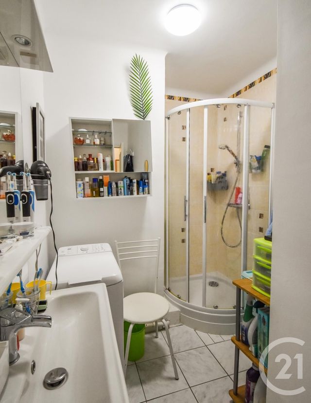 Appartement T3 à vendre - 3 pièces - 69.66 m2 - LAVAL - 53 - PAYS-DE-LOIRE - Century 21 Dréano Immobilier Appartement T3 à vendre - 3 pièces - 69.66 m2 - LAVAL - 53 - PAYS-DE-LOIRE - Century 21 Dréano Immobilier