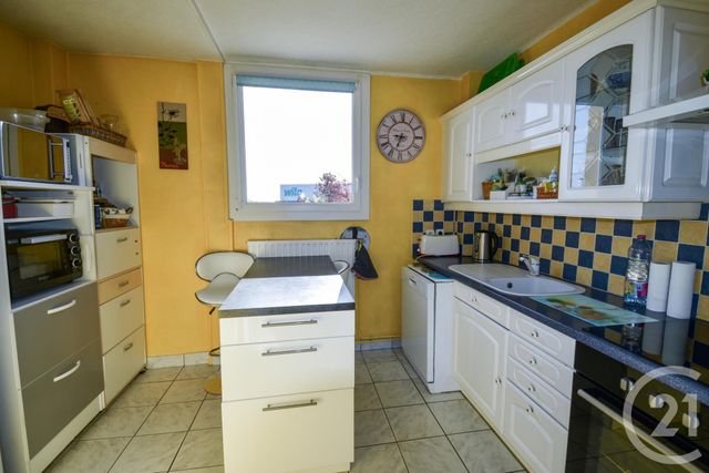 Appartement T3 à vendre - 3 pièces - 69.66 m2 - LAVAL - 53 - PAYS-DE-LOIRE - Century 21 Dréano Immobilier Appartement T3 à vendre - 3 pièces - 69.66 m2 - LAVAL - 53 - PAYS-DE-LOIRE - Century 21 Dréano Immobilier