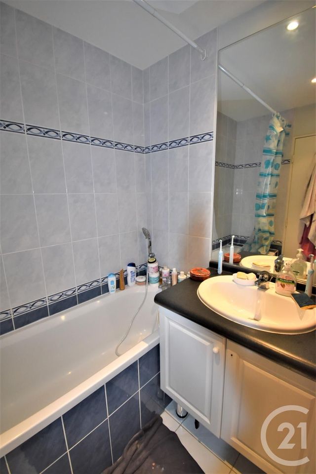 Appartement F2 à louer - 2 pièces - 46.21 m2 - LAVAL - 53 - PAYS-DE-LOIRE - Century 21 Dréano Immobilier Appartement F2 à louer - 2 pièces - 46.21 m2 - LAVAL - 53 - PAYS-DE-LOIRE - Century 21 Dréano Immobilier