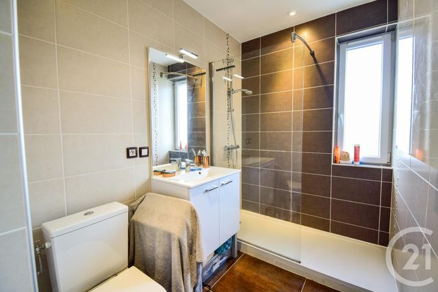 maison à vendre - 6 pièces - 167.0 m2 - LAVAL - 53 - PAYS-DE-LOIRE - Century 21 Dréano Immobilier maison à vendre - 6 pièces - 167.0 m2 - LAVAL - 53 - PAYS-DE-LOIRE - Century 21 Dréano Immobilier