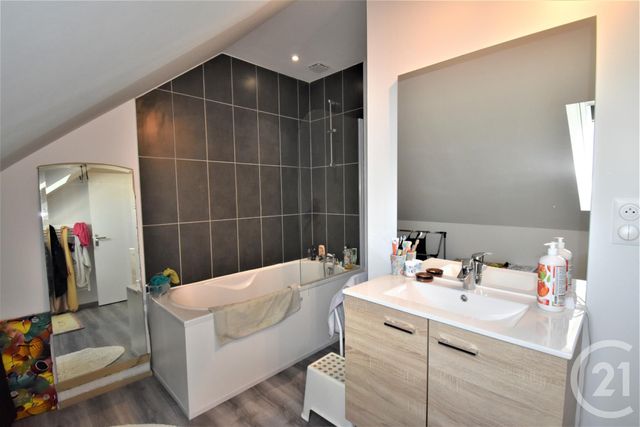 maison à louer - 6 pièces - 115.15 m2 - L HUISSERIE - 53 - PAYS-DE-LOIRE - Century 21 Dréano Immobilier maison à louer - 6 pièces - 115.15 m2 - L HUISSERIE - 53 - PAYS-DE-LOIRE - Century 21 Dréano Immobilier