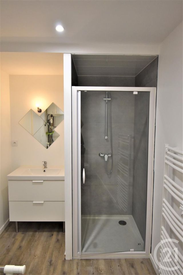 Appartement F1 à louer - 1 pièce - 24.3 m2 - LAVAL - 53 - PAYS-DE-LOIRE - Century 21 Dréano Immobilier Appartement F1 à louer - 1 pièce - 24.3 m2 - LAVAL - 53 - PAYS-DE-LOIRE - Century 21 Dréano Immobilier