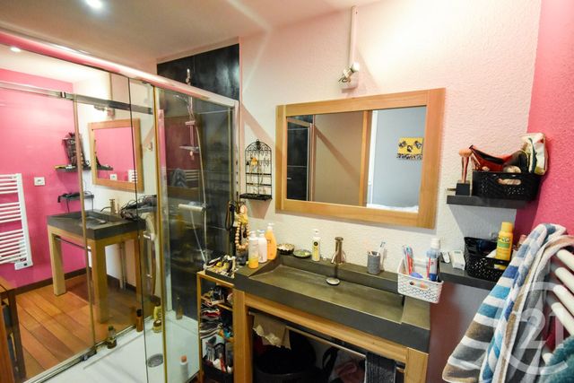Appartement T3 à vendre - 3 pièces - 84.54 m2 - LAVAL - 53 - PAYS-DE-LOIRE - Century 21 Dréano Immobilier Appartement T3 à vendre - 3 pièces - 84.54 m2 - LAVAL - 53 - PAYS-DE-LOIRE - Century 21 Dréano Immobilier