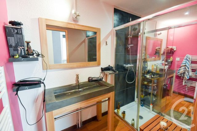 Appartement T3 à vendre - 3 pièces - 84.54 m2 - LAVAL - 53 - PAYS-DE-LOIRE - Century 21 Dréano Immobilier Appartement T3 à vendre - 3 pièces - 84.54 m2 - LAVAL - 53 - PAYS-DE-LOIRE - Century 21 Dréano Immobilier