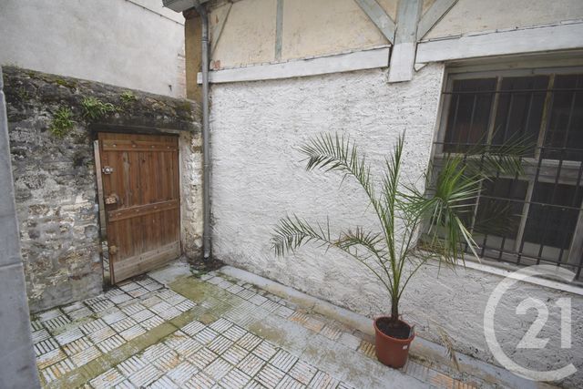 Afficher la photo en grand Appartement T3 à louer - 4 pièces - 72.98 m2 - MESLAY DU MAINE - 53 - PAYS-DE-LOIRE - Century 21 Dréano Immobilier
