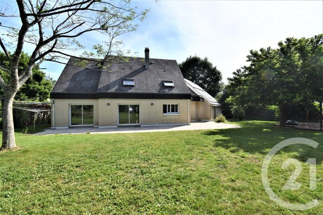 Afficher la photo en grand maison à louer - 8 pièces - 180.24 m2 - ST BERTHEVIN - 53 - PAYS-DE-LOIRE - Century 21 Dréano Immobilier