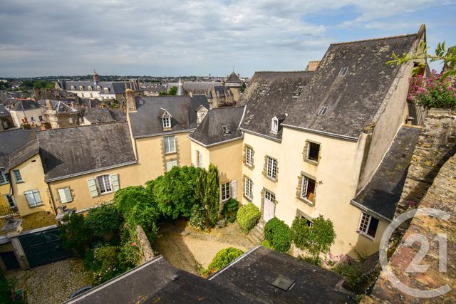 Afficher la photo en grand maison à vendre - 10 pièces - 320.0 m2 - LAVAL - 53 - PAYS-DE-LOIRE - Century 21 Dréano Immobilier