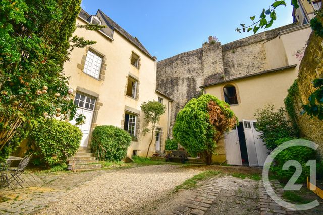 Afficher la photo en grand maison à vendre - 10 pièces - 320.0 m2 - LAVAL - 53 - PAYS-DE-LOIRE - Century 21 Dréano Immobilier