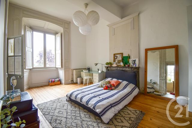 Afficher la photo en grand maison à vendre - 10 pièces - 320.0 m2 - LAVAL - 53 - PAYS-DE-LOIRE - Century 21 Dréano Immobilier