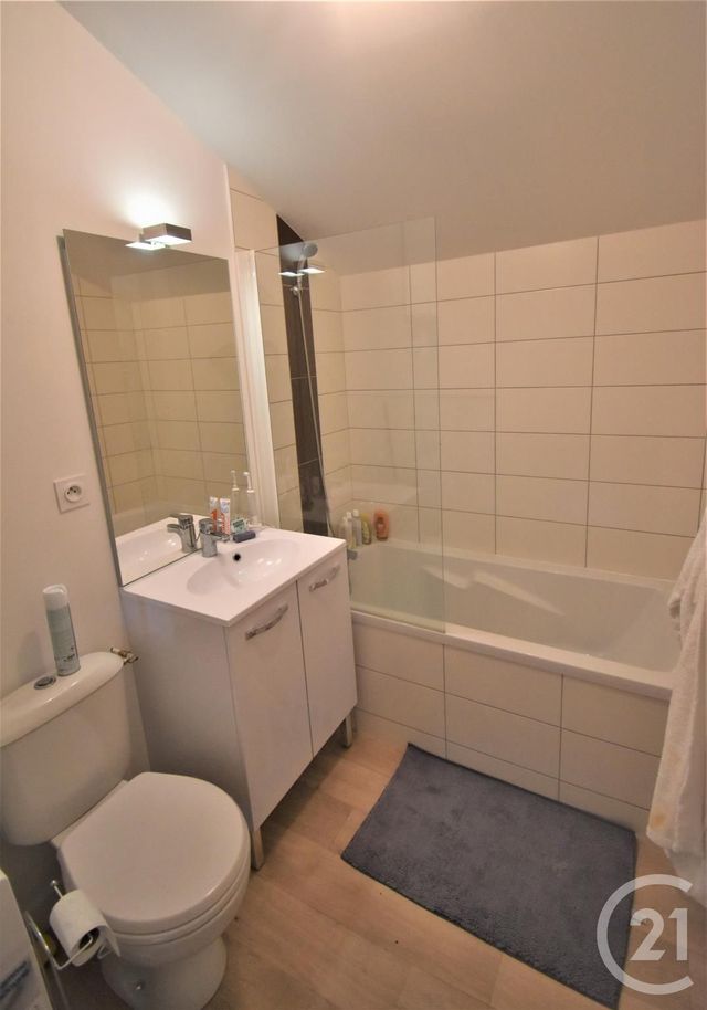 Afficher la photo en grand Appartement T2 à louer - 2 pièces - 40.95 m2 - LAVAL - 53 - PAYS-DE-LOIRE - Century 21 Dréano Immobilier